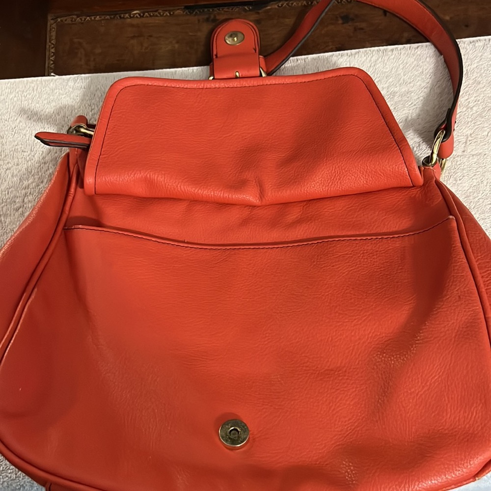 Liz Claiborne Orange Shoulder Bag Zipper Top Closure - Picture 6 of 16